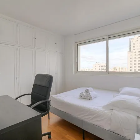 Apartment Lumineux Et Calme Avec Parking Gratuit Villeurbanne